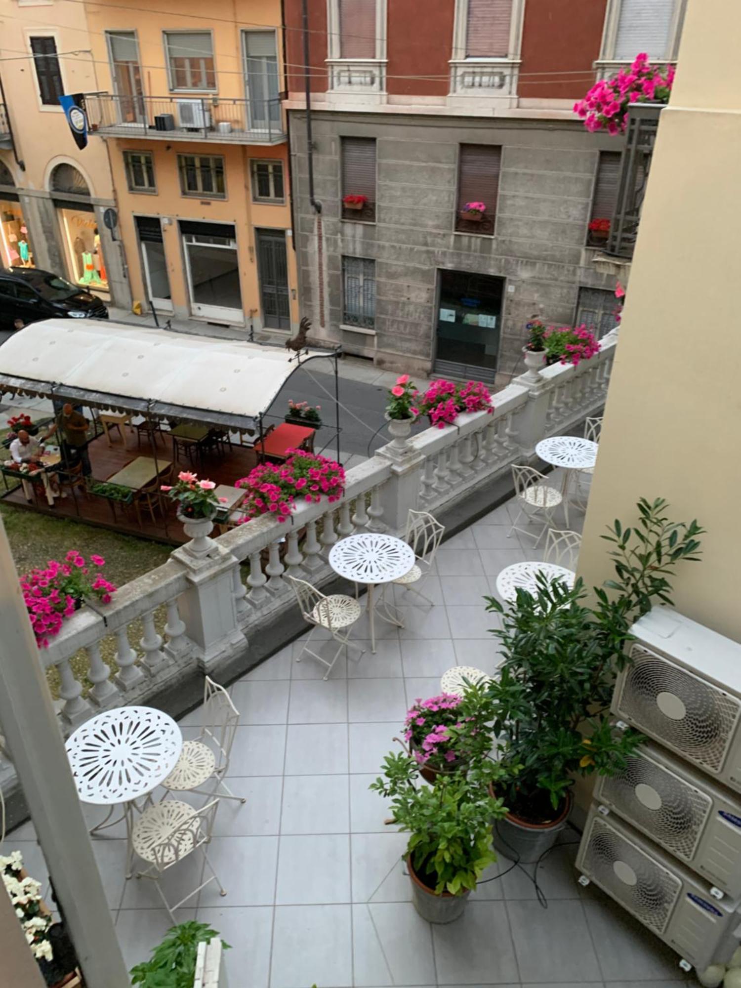 La Terrazza Vercelli Bed & Charme Exterior foto